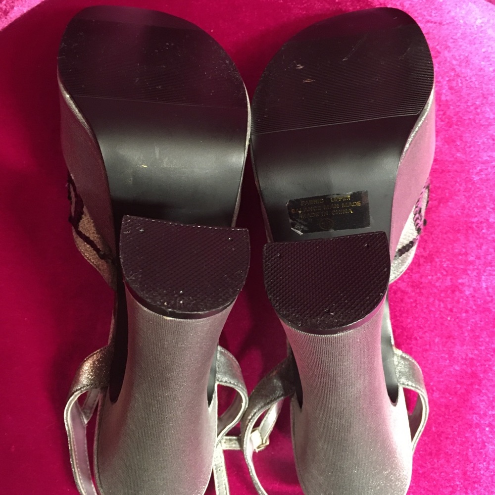 True Vintage 90’s Silver & Sequin Platform Heels - Picture 14 of 16